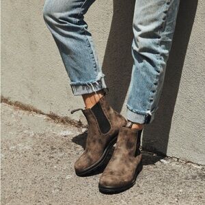 Brown Blundstone Chelsea Boots